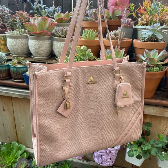 TOTE & CARRY AP1 TOTE BAG WITH ZIPPER SNAKE SKIN - Picture 2 of 15